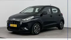 Phantom black (x5b) Gebruikt 2022 Hyundai i10 Premium Hatchback | € 14.900 (Eerlijke prijs)
