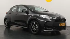 Zwart Gebruikt 2023 Toyota Yaris Hybrid Hatchback | € 21.499 (Eerlijke prijs)