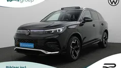 Zwart Nieuw 2024 VW Tiguan Business SUV | € 53.450 (Eerlijke prijs)