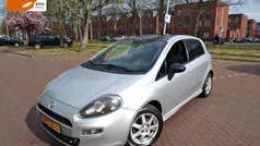 Grijs, metallic lak Gebruikt 2015 Fiat Punto Evo Racing Hatchback | € 4.644 (Goede deal)