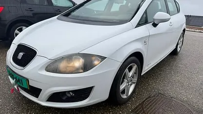 Wit Occasion 2011 Seat Leon Reference Hatchback | € 3.999 (Eerlijke prijs)