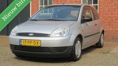Grijs Gebruikt 2004 Ford Fiesta Style Hatchback | € 1.500 (Eerlijke prijs)