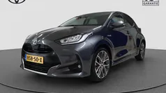 Grijs Gebruikt 2021 Toyota Yaris Hybrid Executive Hatchback | € 21.950 (Eerlijke prijs)