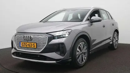 Grijs (metallic) Gebruikt 2024 Audi Q4 e-tron Advanced SUV | € 41.900 (Eerlijke prijs)
