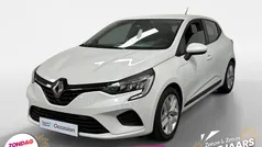 Wit Gebruikt 2022 Renault Clio V Zen Hatchback | € 18.935 (Eerlijke prijs)