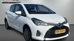 Wit Gebruikt 2015 Toyota Yaris Hatchback | € 8.401 (Eerlijke prijs)