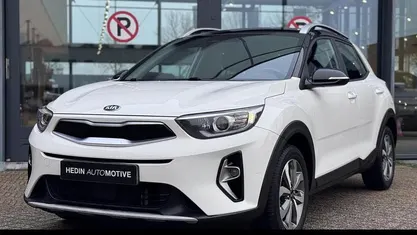 Wit Occasion 2021 Kia Stonic SUV | € 17.445 (Eerlijke prijs)