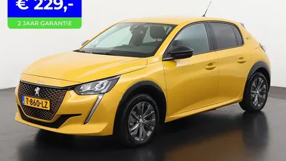 Geel Gebruikt 2022 Peugeot e-208 Allure Hatchback | € 19.490 (Eerlijke prijs)
