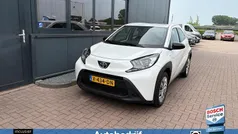 Gebruikt 2023 Toyota Aygo Play Hatchback | € 16.850 (Eerlijke prijs)