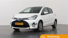 Wit Gebruikt 2015 Toyota Yaris Hybrid Hatchback | € 12.840 (Eerlijke prijs)