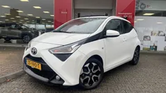 Wit Gebruikt 2019 Toyota Aygo Hatchback | € 10.900 (Eerlijke prijs)