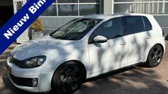 Wit, metallic lak Gebruikt 2009 VW Golf VI Highline Hatchback | € 6.950 (Eerlijke prijs)
