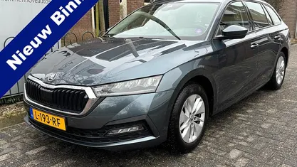Occasion Skoda Octavia Ambition 2021 Grijs Stationwagen