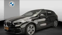 Zwart Gebruikt 2023 BMW 118 Comfort Edition Hatchback | € 28.900 (Eerlijke prijs)