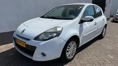 Wit Gebruikt 2011 Renault Clio R.S. Collection Hatchback | € 3.999 (Eerlijke prijs)