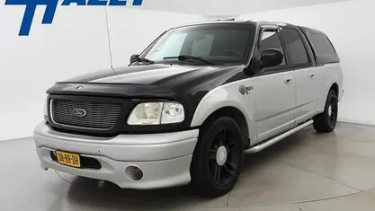 Gebruikt 2001 Ford V8 Van | € 9.700