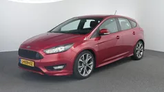 Gebruikt 2017 Ford Focus ST-Line Sedan | € 13.945 (Eerlijke prijs)