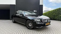 Zwart, metallic lak Gebruikt 2017 Mercedes E200 Premium Plus Sedan | € 25.950 (Goede deal)