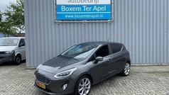 Grijs, metallic lak Gebruikt 2019 Ford Fiesta Titanium Hatchback | € 11.950 (Eerlijke prijs)