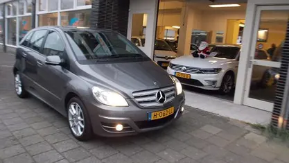 Grijs Gebruikt 2009 Mercedes B200 MPV | € 4.999 (Eerlijke prijs)