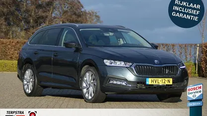 Grijs Gebruikt 2021 Skoda Octavia Business Line Stationwagen | € 23.950 (Eerlijke prijs)