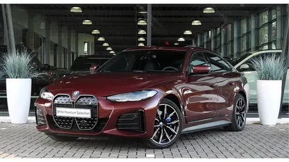 Rood Gebruikt 2024 BMW i4 M Sport Sedan | € 43.950 (Eerlijke prijs)
