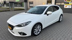 Wit Gebruikt 2014 Mazda 3 Hatchback | € 9.999 (Eerlijke prijs)