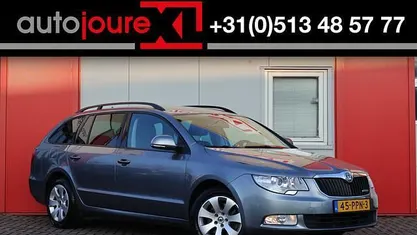 Grijs Occasion 2011 Skoda Superb Business Line Stationwagen | € 3.999 (Goede deal)