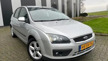 Gebruikt 2006 Ford Focus Futura Hatchback | € 2.150 (Eerlijke prijs)