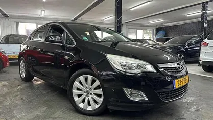 Gebruikt 2011 Opel Astra Cosmo Hatchback | € 5.850 (Eerlijke prijs)