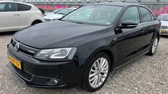 Zwart Gebruikt 2013 VW Jetta Highline Sedan | € 3.499 (Super prijs)