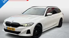 Wit Gebruikt 2023 BMW 320e Shadowline Stationwagen | € 33.450 (Super prijs)