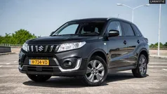 Zwart Gebruikt 2020 Suzuki Vitara SUV | € 18.435 (Eerlijke prijs)