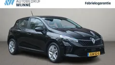 Gebruikt 2025 Renault Clio V Evolution Hatchback | € 18.940 (Eerlijke prijs)