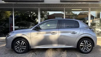 Occasion 2023 Peugeot 208 Allure Hatchback | € 16.900 (Eerlijke prijs)