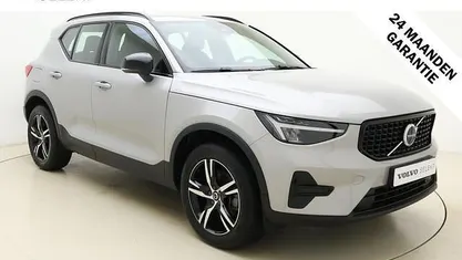 Grijs Gebruikt 2024 Volvo XC40 Plus SUV | € 40.800 (Eerlijke prijs)
