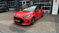 Rood Gebruikt 2021 Toyota Yaris Hybrid Edition Hatchback | € 19.950 (Eerlijke prijs)