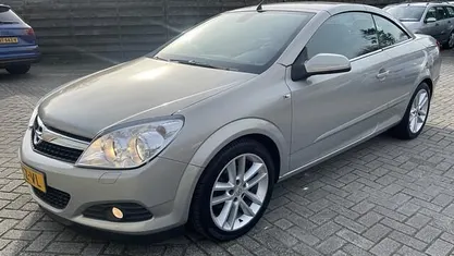 Grijs Gebruikt 2007 Opel Astra Cabriolet Cabriolet | € 2.999 (Eerlijke prijs)