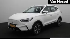 Grijs Gebruikt 2022 MG ZS Luxury Sedan | € 20.444 (Eerlijke prijs)