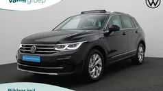 Zwart Gebruikt 2021 VW Tiguan Elegance SUV | € 34.950 (Eerlijke prijs)