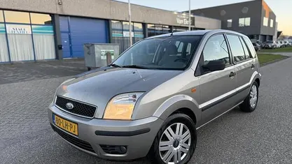 Occasion Ford Fusion 101 PK (74 kW) 2003 Grijs Hatchback