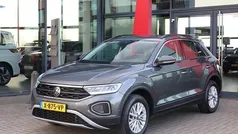 Grijs Gebruikt 2023 VW T-Roc Pro SUV | € 29.950 (Goede deal)