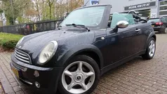 Zwart (metallic) Gebruikt 2007 Mini One Cabriolet Cabriolet | € 3.750 (Eerlijke prijs)