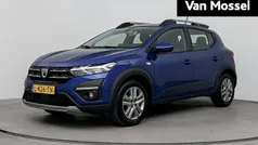 Blauw Gebruikt 2021 Dacia Sandero Comfort Hatchback | € 15.935 (Eerlijke prijs)
