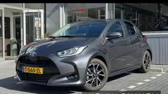 Grijs Gebruikt 2023 Toyota Yaris Hybrid Hatchback | € 23.900 (Eerlijke prijs)