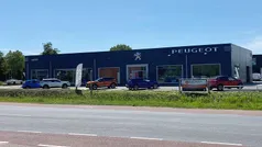 Grijs Gebruikt 2024 Peugeot 208 Allure Hatchback | € 18.925 (Eerlijke prijs)