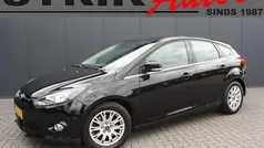Zwart Gebruikt 2011 Ford Focus Titanium Hatchback | € 7.989 (Eerlijke prijs)