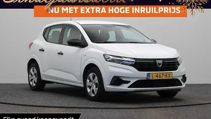 Wit Gebruikt 2021 Dacia Sandero Essentiel Hatchback | € 10.445 (Goede deal)