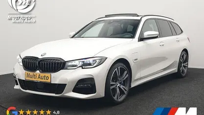Wit Occasion 2021 BMW 330 M Sport Stationwagen | € 33.440 (Eerlijke prijs)