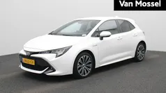Wit Gebruikt 2020 Toyota Corolla Business Edition Hatchback | € 17.400 (Eerlijke prijs)